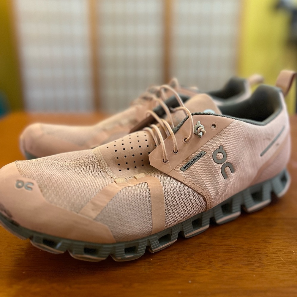 On Cloud Running Shoes Waterproof